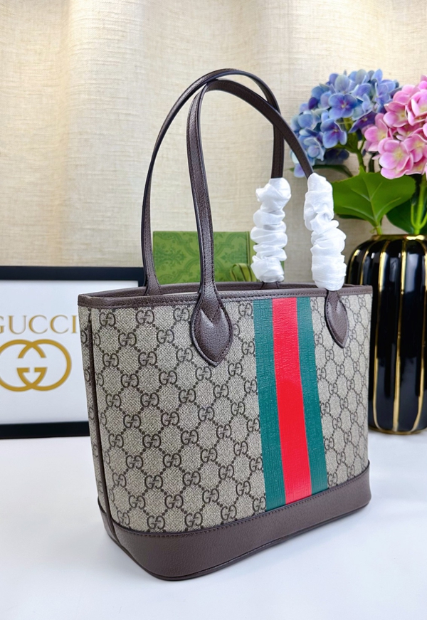 激安グッチバッグコピー背面デザイン